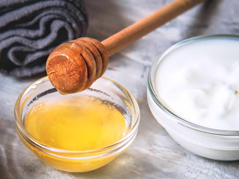 Cấp ẩm cho da với mặt nạ mật ong và sữa chua