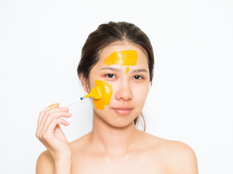 Mặt nạ mật ong tinh bột nghệ giúp kháng khuẩn và ngừa mụn hiệu quả