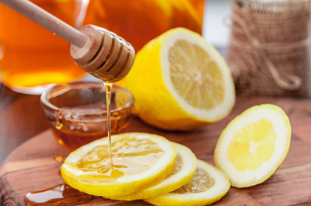 Làm trắng da hiệu quả bằng mặt nạ mật ong chanh