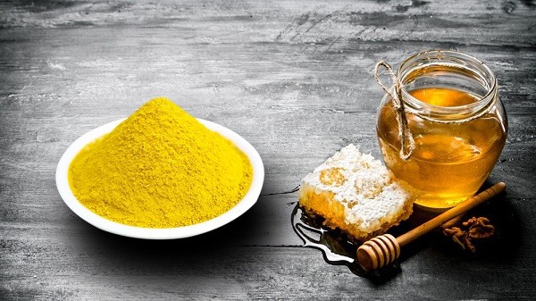Tinh bột nghệ pha với mật ong- thức uống tuyệt vời cải thiện sức khỏe và làn da