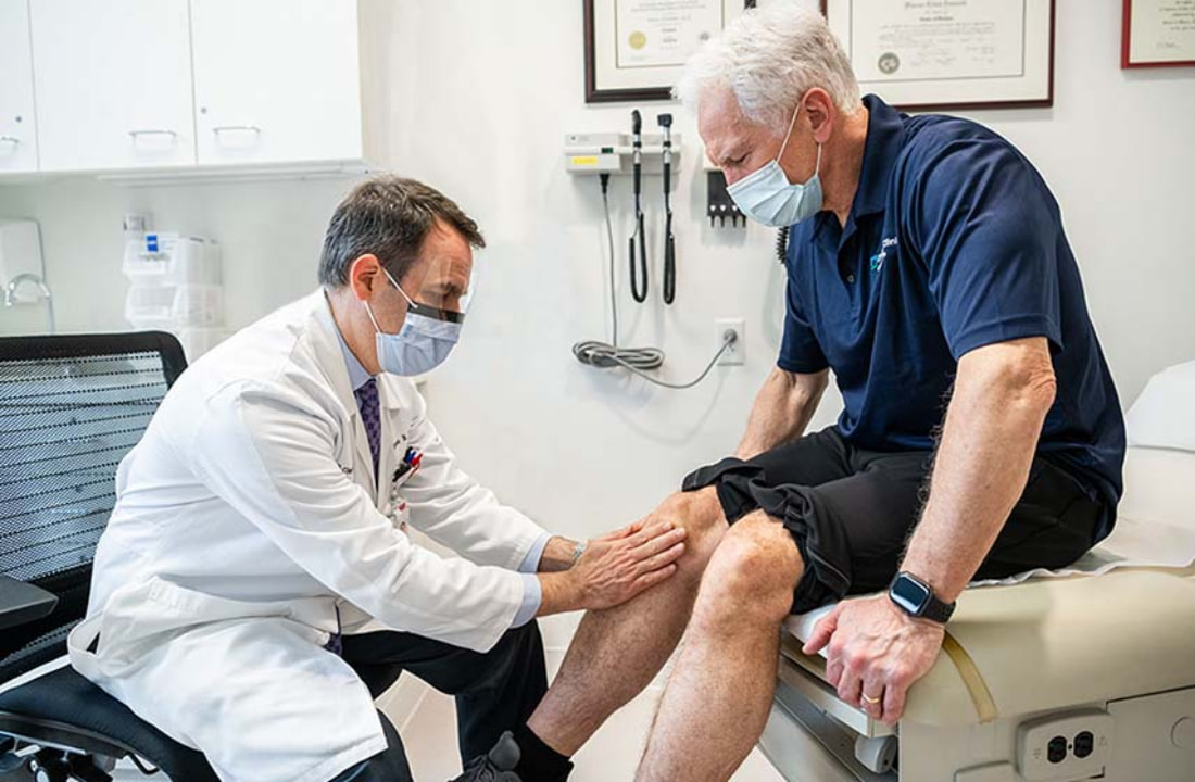 Cần đưa ngay đến các cơ sở y tế khi người bệnh đau khớp gối xuất hiện những biến chứng nặng
